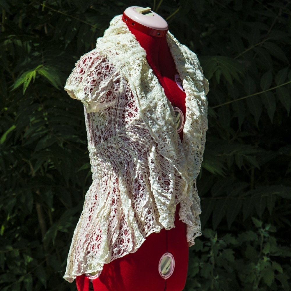 "Pretty Good" cream lace shrug - Picture 3 of 5